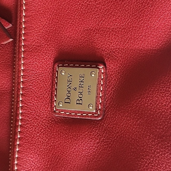 Dooney & Bourke Crossbody with adjustable straps - Condition is good! - Picture 2 of 9